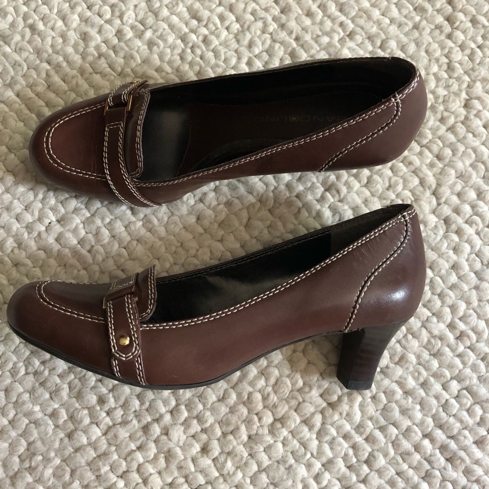 Bandilino Brown Heels - Picture 2 of 5